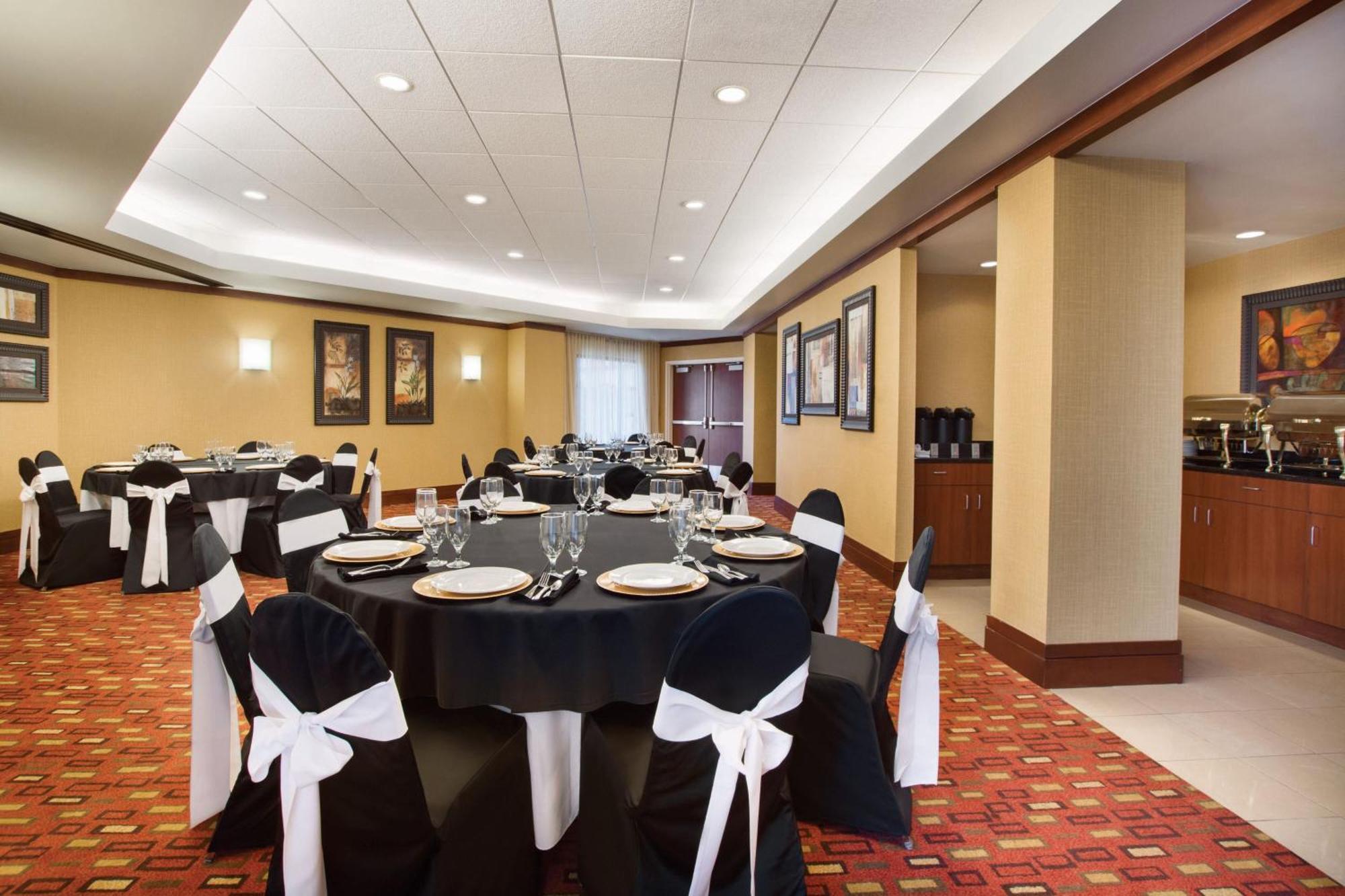 Courtyard By Marriott Oklahoma City Downtown Exterior foto