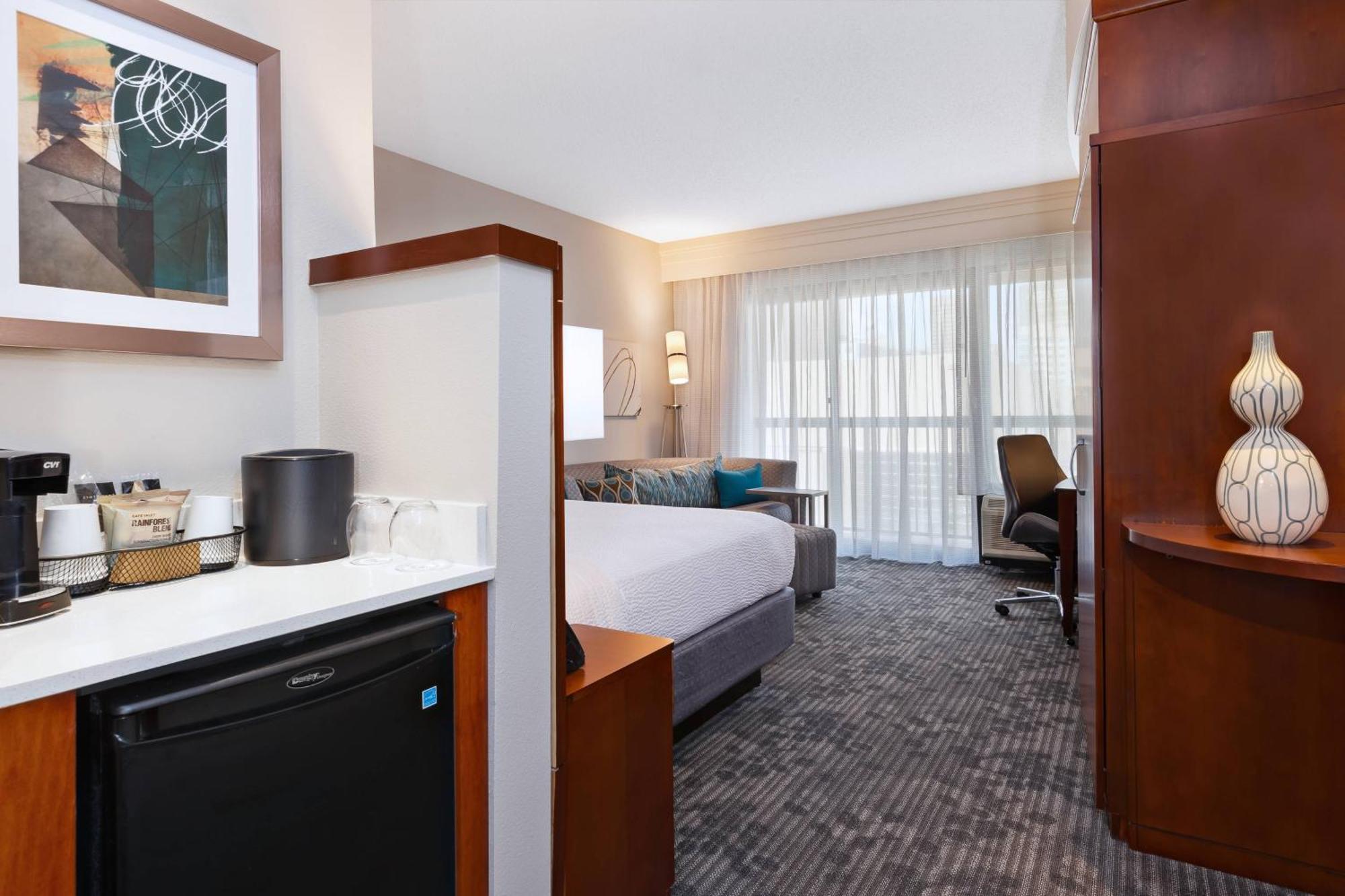 Courtyard By Marriott Oklahoma City Downtown Exterior foto